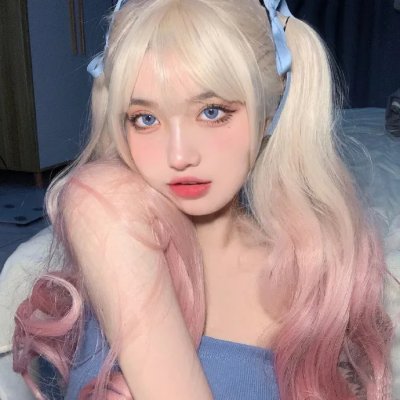 男孩超级白